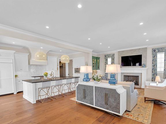 3rd image of 106 Odell St