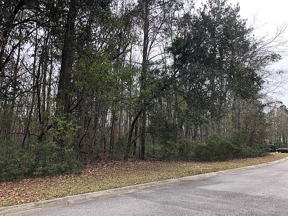 2nd image of 210 Glenforest Ct