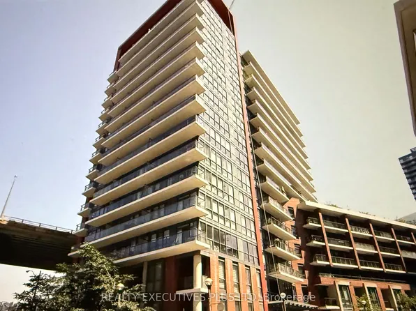 50 Bruyeres Mews #518, Toronto, ON M5V 0H8
