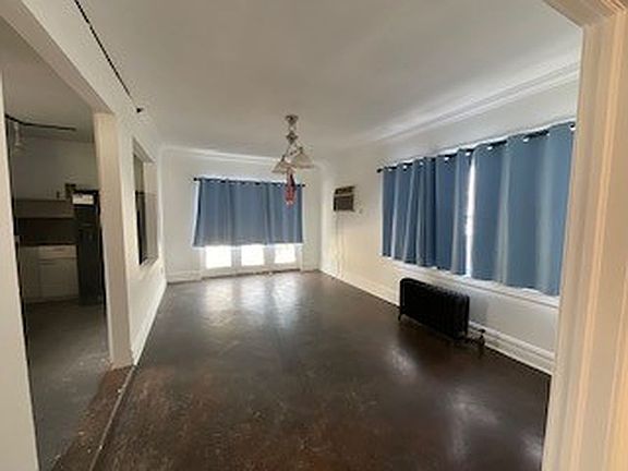 4th image of 3063 Avenue