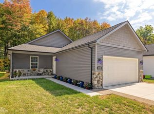 9279 Oakdale St, Clay, MI