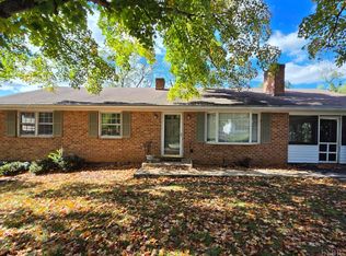 86 Farmington Rd, Lynchburg, VA 24502