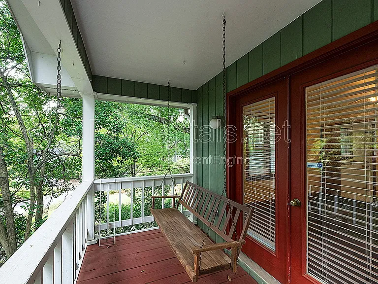 425 Ansley St — Photo 17