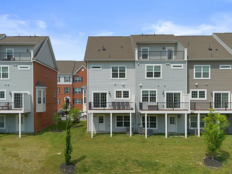 8017 Potter Pl — Photo 38