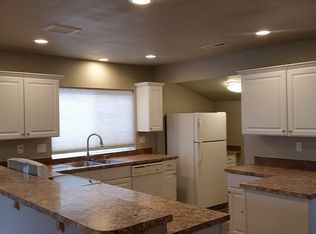 1744 N 14th Ave, Pasco, WA 99301