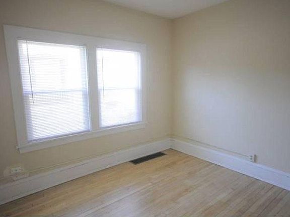5th image of 2535 2nd St NE #1
