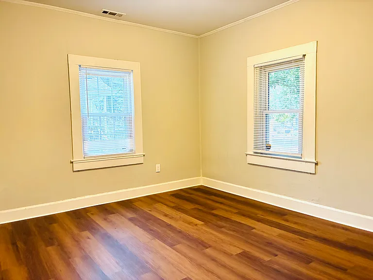 2554 Hemphill St — Photo 16