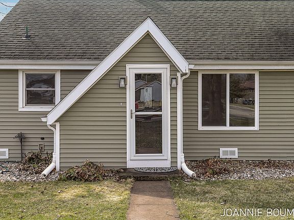 2nd image of 153 River St