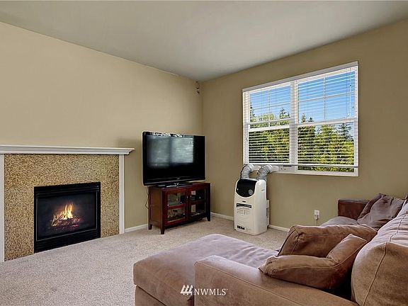 5th image of 522 224th Pl NE
