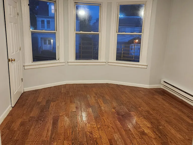 959 Grove St #B — Photo 2