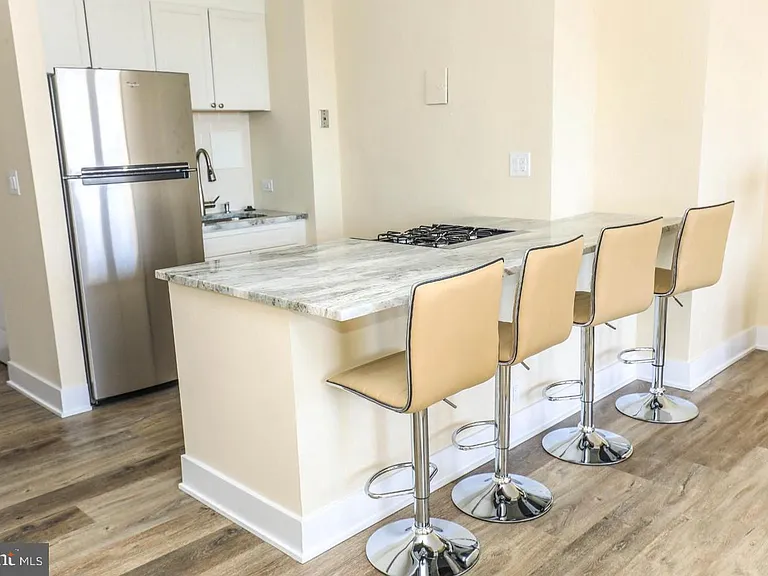 200 Locust St #6EN — Photo 10