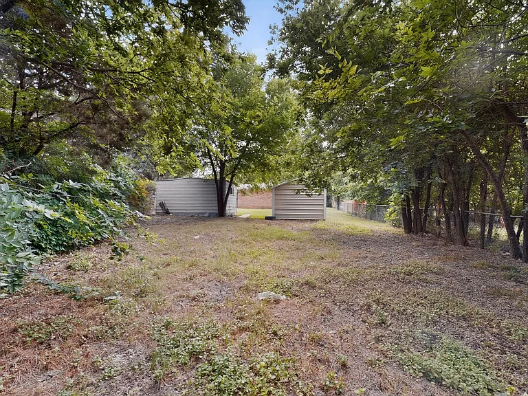 1016 Sproles Dr — Photo 45