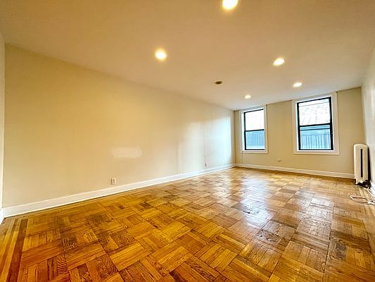 1st image of 647 W 169th St #6C