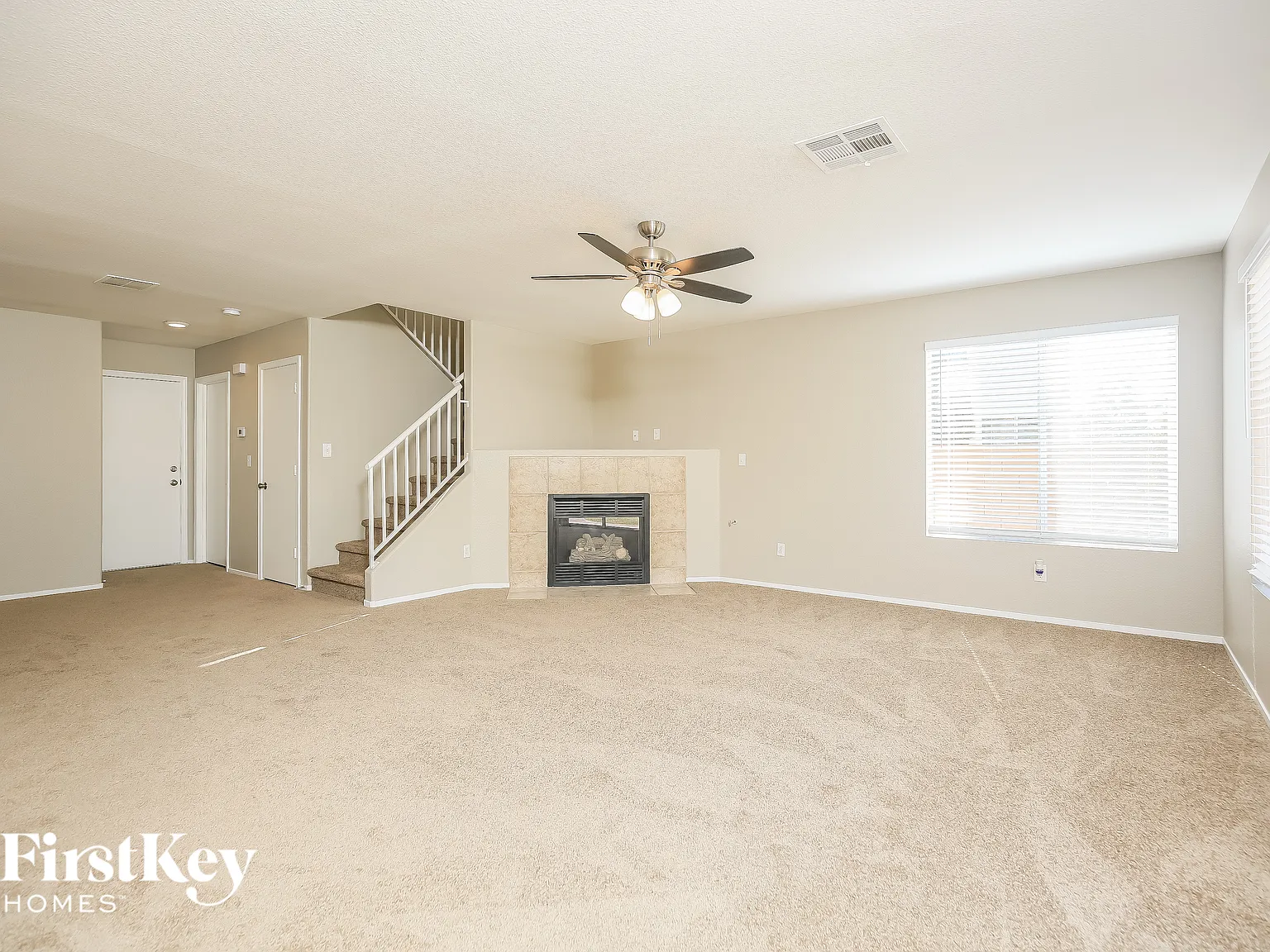 3 bed, 2.5 bath, 2067 sqft, $2,860 — Photo 3