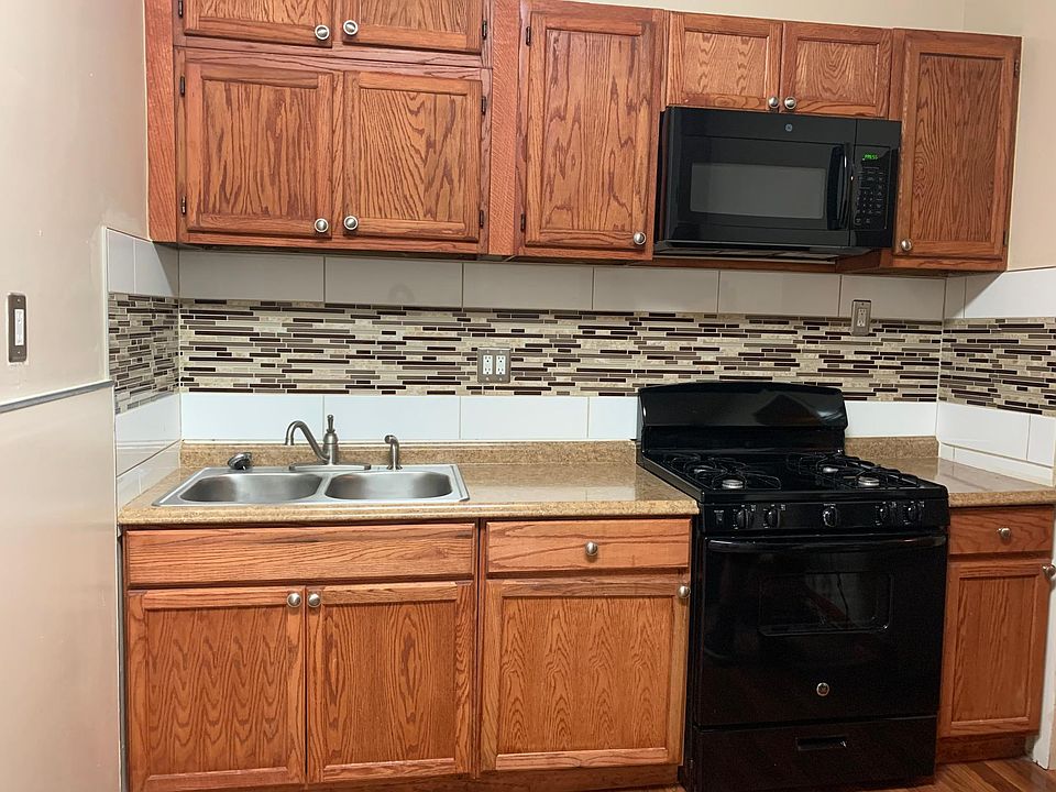 1st image of 8744 125th St Floor 2