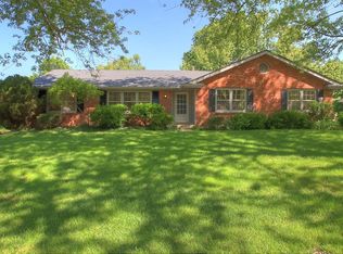 3445 Clays Mill Rd, Lexington, KY 40503