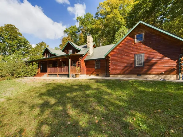 2250 Spring Valley Dr, Huntington, WV 25704