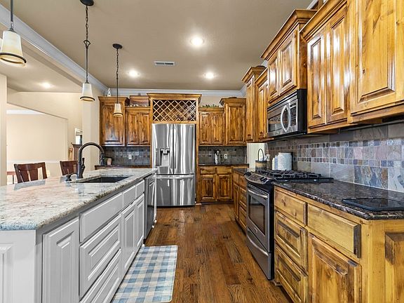 2nd image of 3707 SW Plateau Blvd