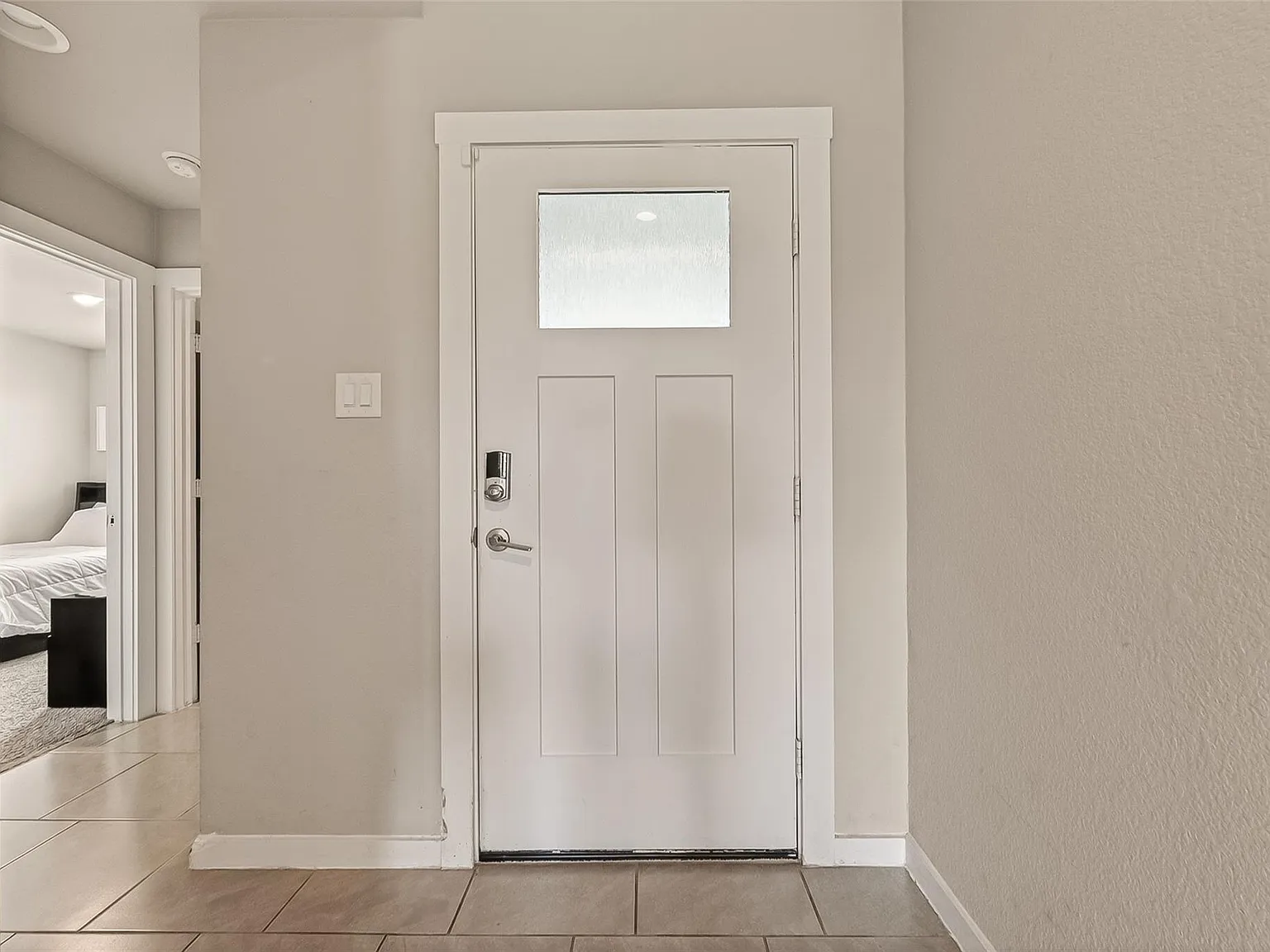 3 bed, 2.0 bath, 1268 sqft, $2,200 — Photo 3