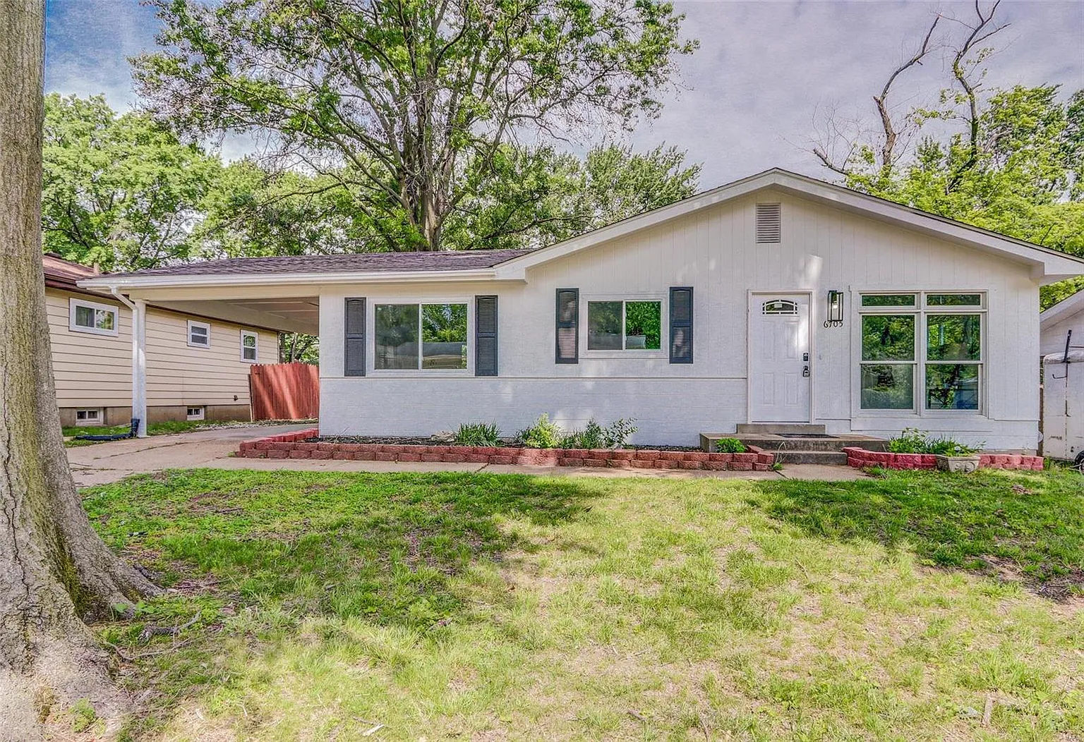 6705 Lightwood Dr photo 1