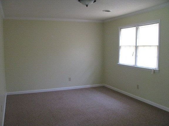 3rd image of 224 Overton Dr