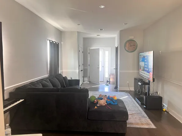 12 N Whittier St #A-b, Carteret, NJ 07008