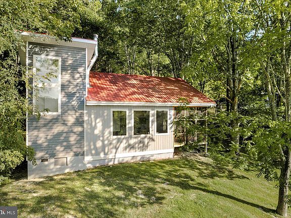 4th image of 201 Meadow Ln