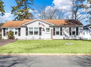 302 Sinclair Ave, Lanoka Harbor, NJ 08734