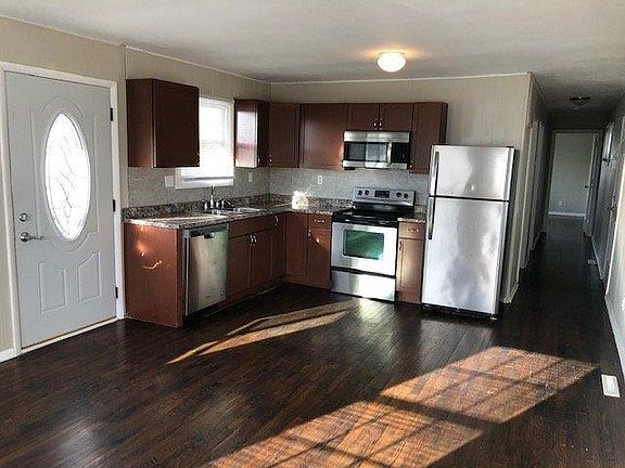 Kitchen-stainless appliances