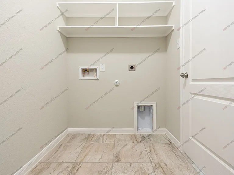 7429 Hudson Grove Dr — Photo 15