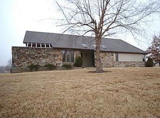 15009 S Rosehill Rd, Olathe, KS 66062