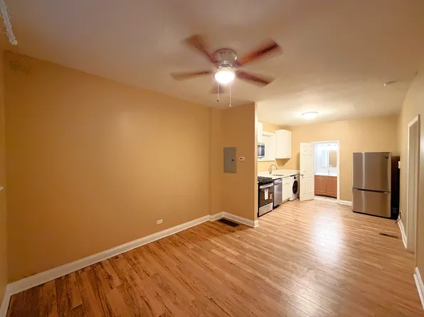 1820 W 18th St APT 1R, Chicago, IL 60608