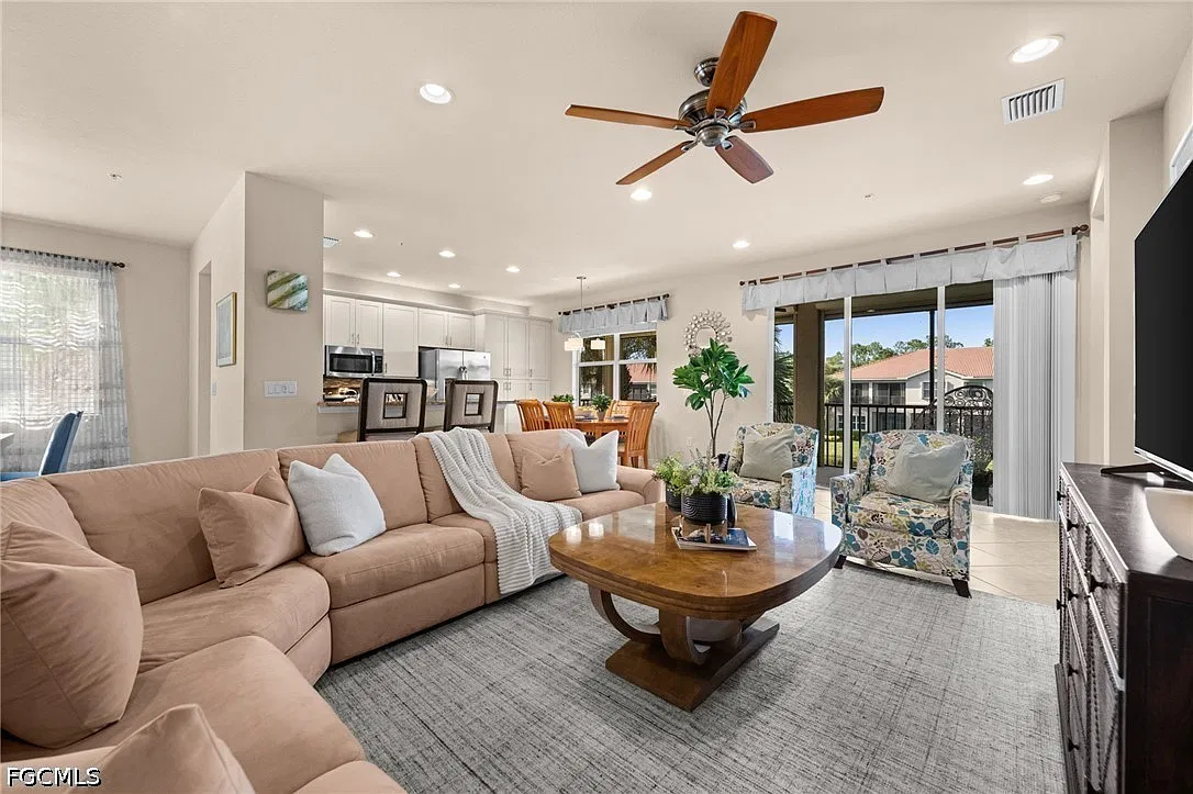 3 bed, 2.5 bath, 2288 sqft, $4,500 — Photo 2