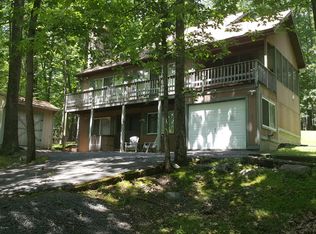 113 Cottonwood Dr, Hawley, PA 18428