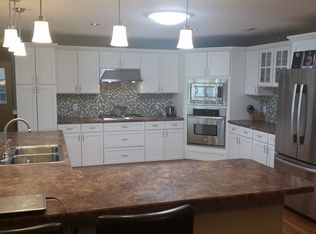 8502 215th Ave, Anamosa, IA 52205