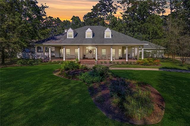 1st image of 1 Greenbriar Dr
