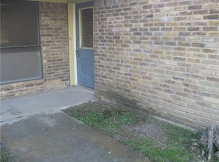 1003 Poplar St, Benbrook, TX 76126