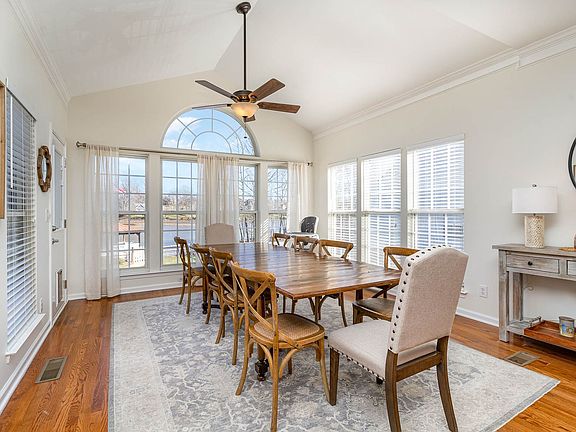 5th image of 220 Chandeleur Dr