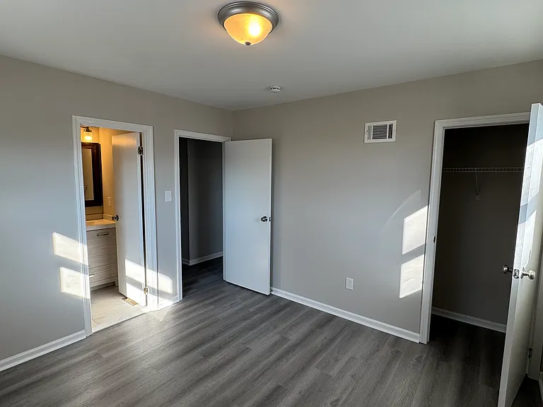 2302 Empire Dr — Photo 10