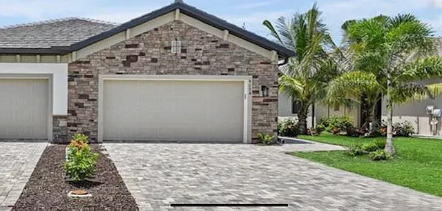 9170 Woodhurst Dr — Photo 13