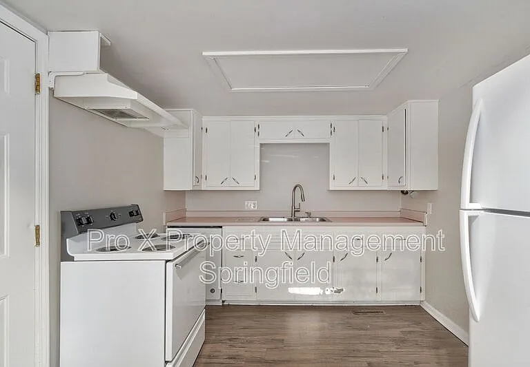 2929 E University St #5 — Photo 4