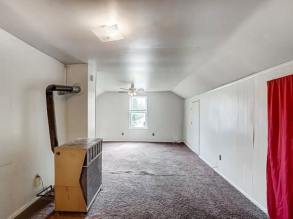 4th image of 510 New St #1/2