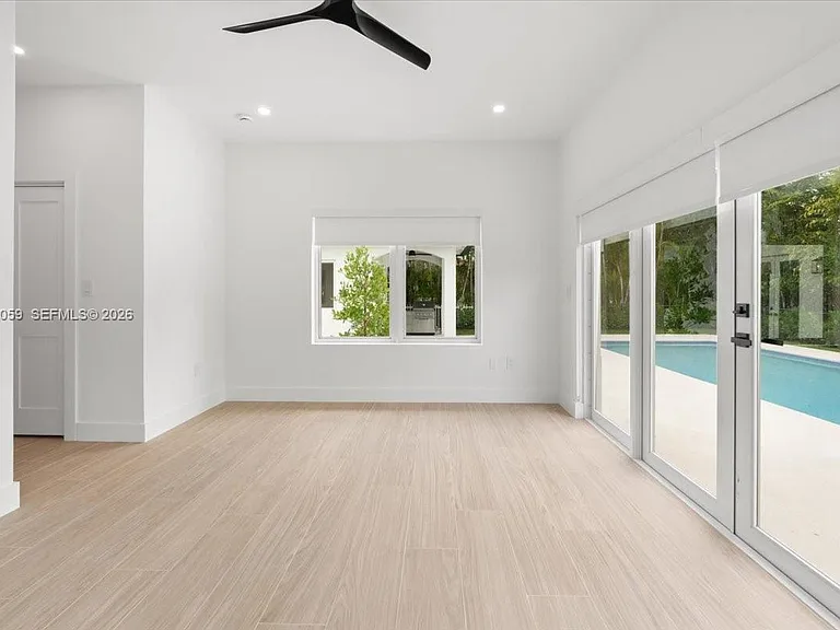 1213 Andora Ave — Photo 11