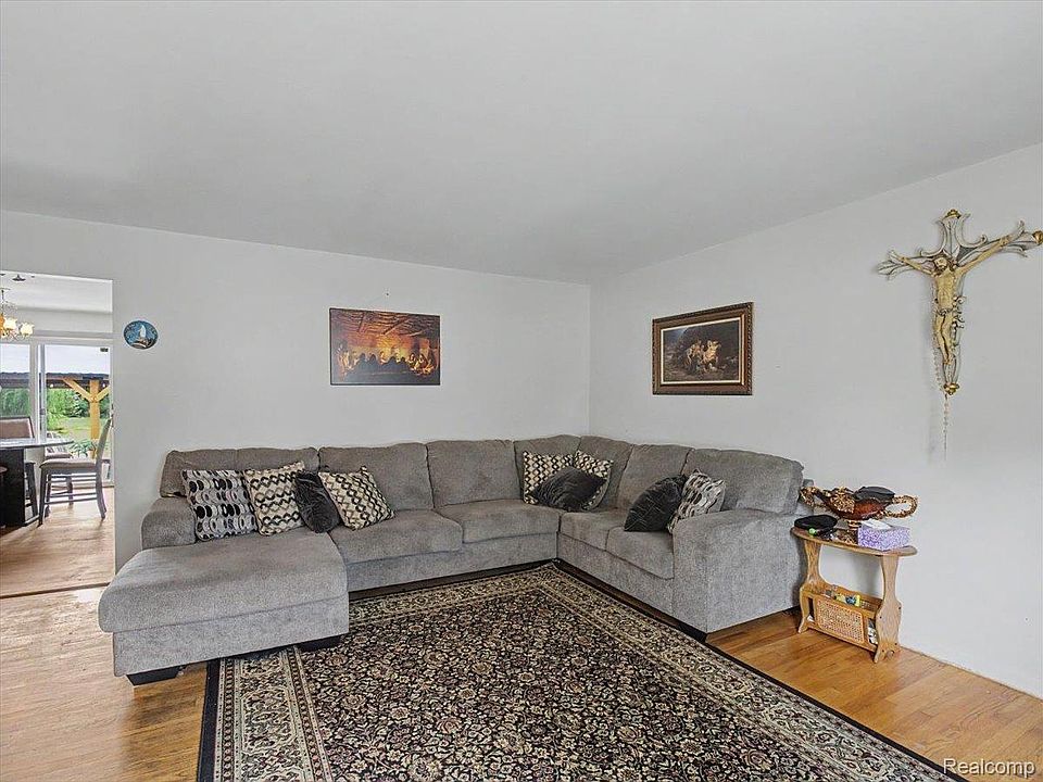 5660 Wright Dr, photo 12