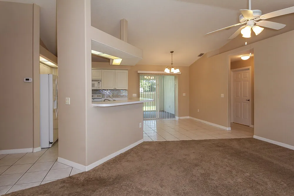 3 bed, 2.0 bath, 1351 sqft, $2,735 — Photo 4