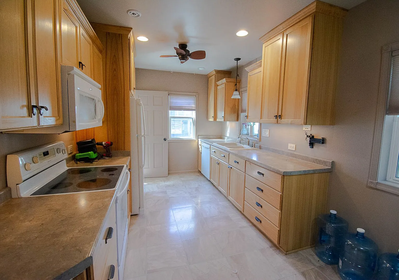 Charming 3-Bedroom 1-Bath Home Available For Rent — Photo 4