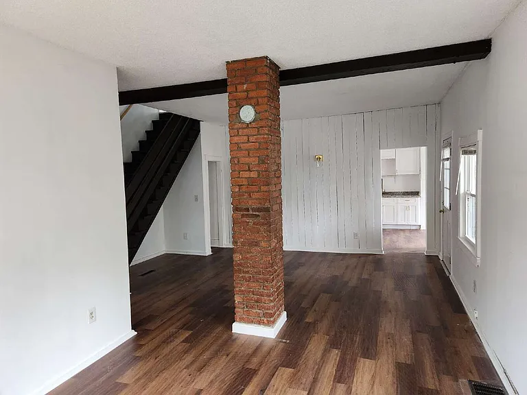 10A Beacon St #10A — Photo 6