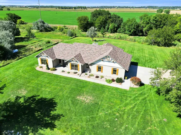 430 35th Avenue Pl, Kearney, NE 68845