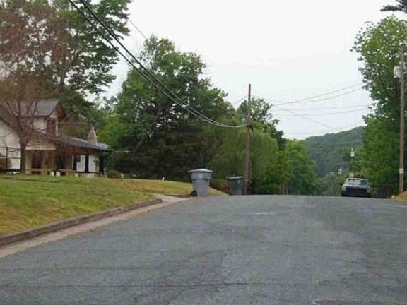 Exterior Neighborhood (street photo)