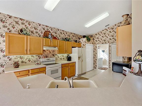 4th image of 133 Travis Ln